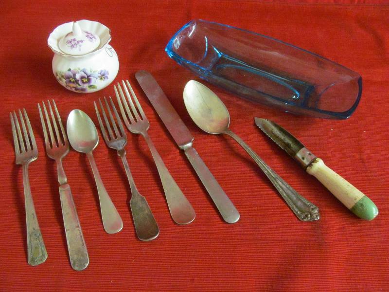 lot 172 image: Vintage Flatware