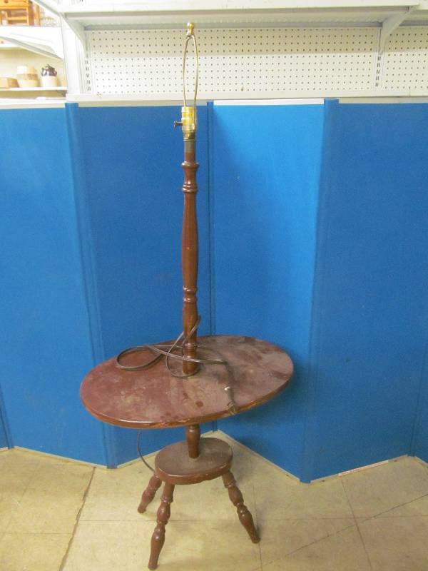 lot 191 image: End TableLamp
