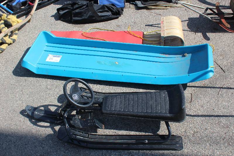 lot 16 image: Lot of (3) Sleds