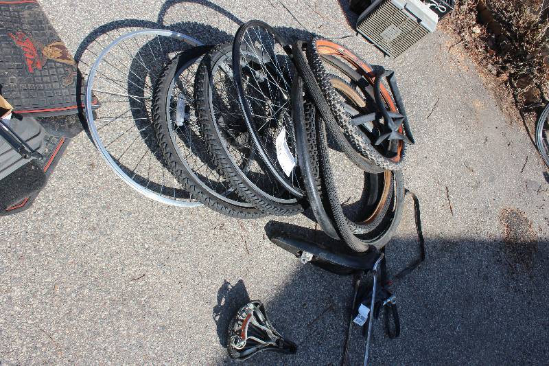 lot 26 image: Lot of Bike Rims, Tubes