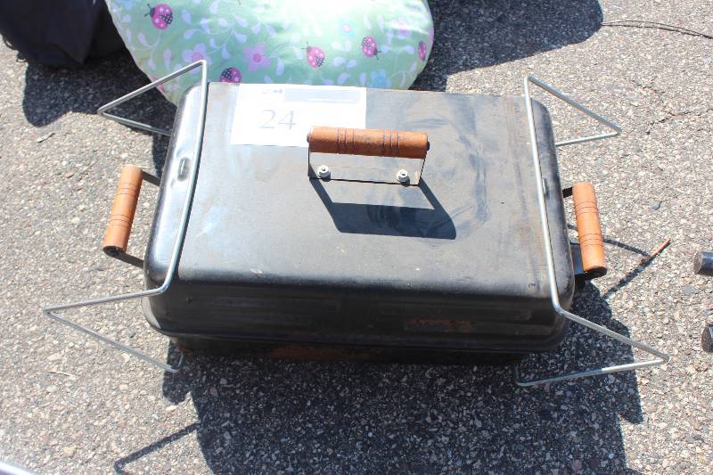 lot 24 image: Portable Rock Grill