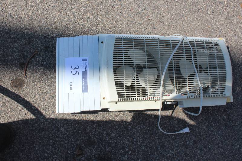 lot 35 image: Holmes Dual Fan