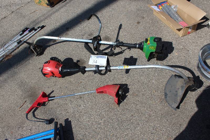 lot 34 image: Lot of (3) Weed Whips