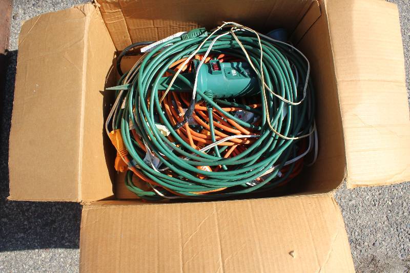 lot 32 image: Box Lot of Extension Cords