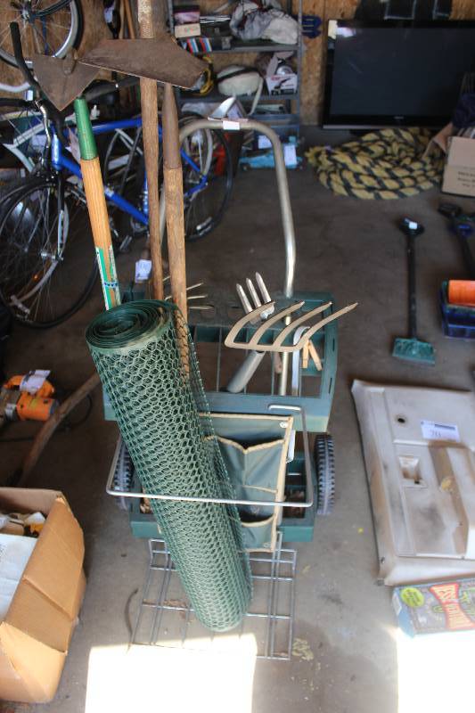 lot 56 image: Lot of Yard Tools