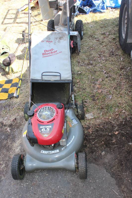 lot 2 image: Craftsman 6.5 Bagger Mower