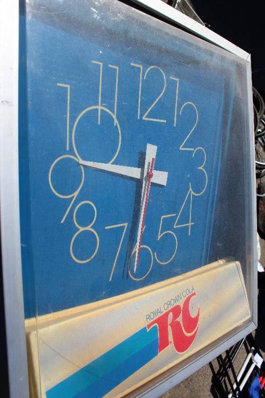 lot 8 image: RC Cola Electric Wall Clock