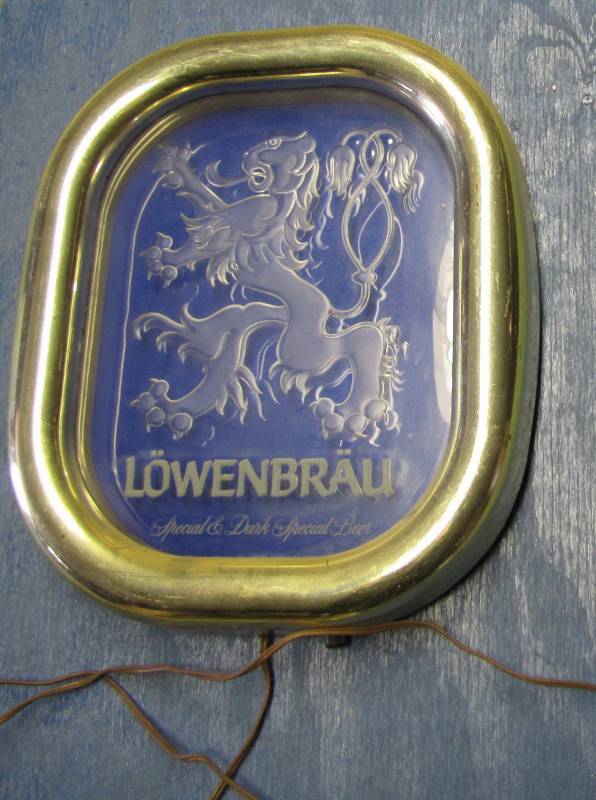 Lowenbrau  Lighted Beer Sign.  WORKS