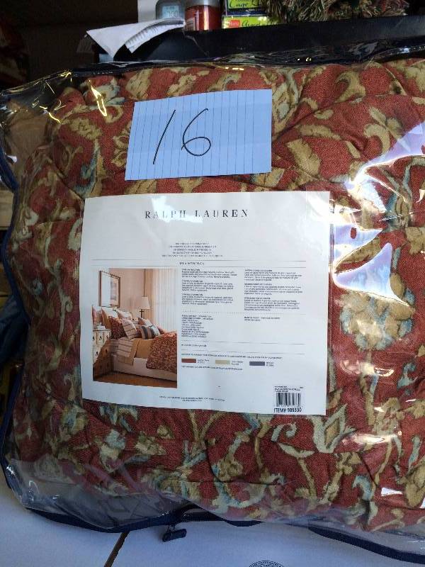 lot 16 image: Ralph Lauren Isla Menorca Red Scroll FULLQUEEN Duvet Cover