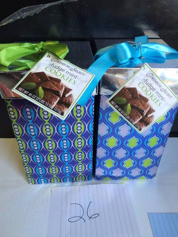 lot 26 image: Fudge Mint Cookies lot of 2
