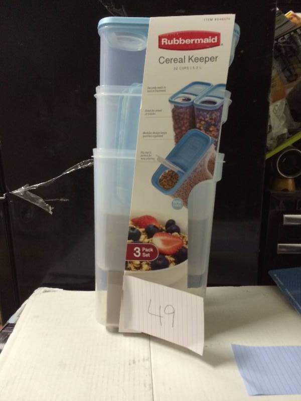 lot 49 image: Rubbermaid Cereal Containers