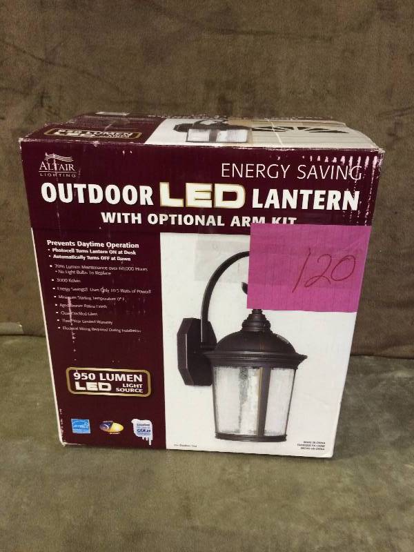 lot 120 image: Outdoor LED Lantern