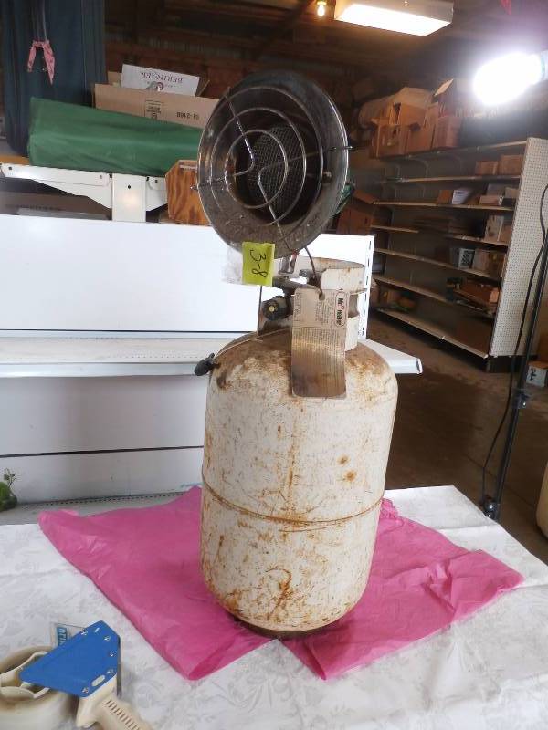 40 lb propane tank with sunflower heater.