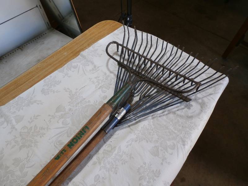 2 Rakes