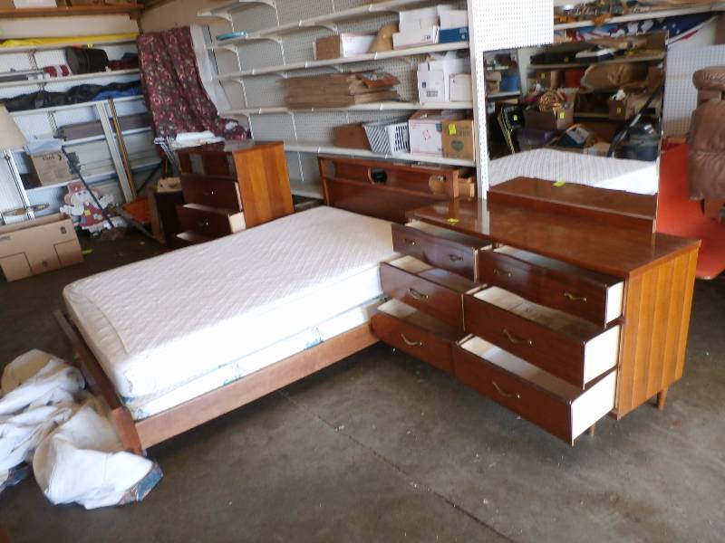 3 piece bedroom set.