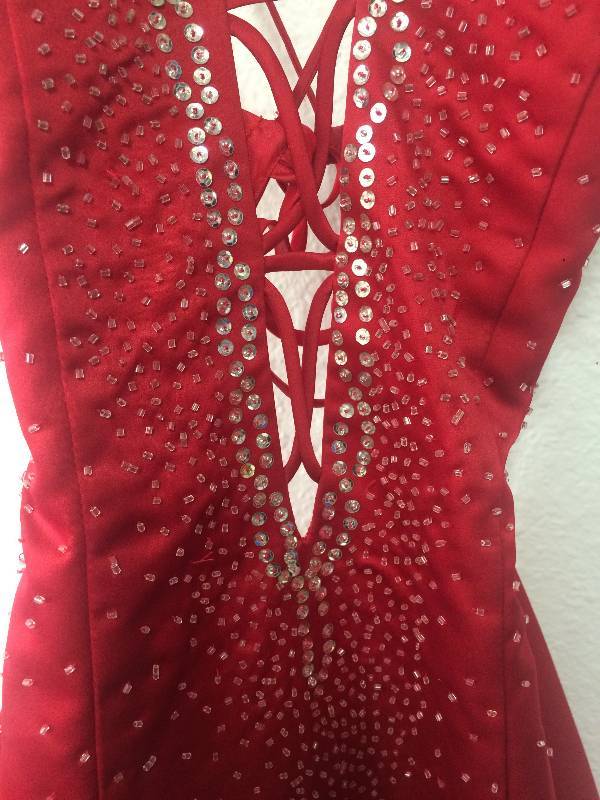 lot 3 image: Formal Dress - Dave & Johnny by Laura Ryner