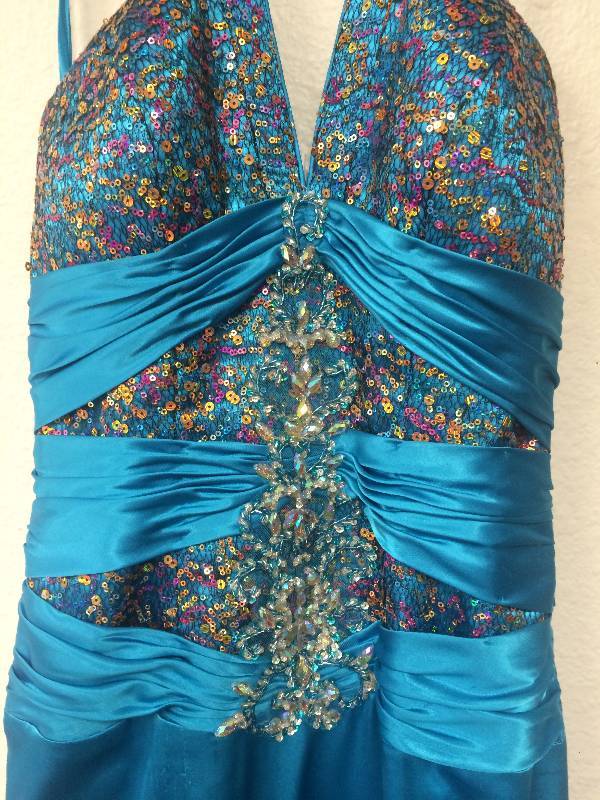 lot 4 image: Formal Dress - Cire A Division Of Landa