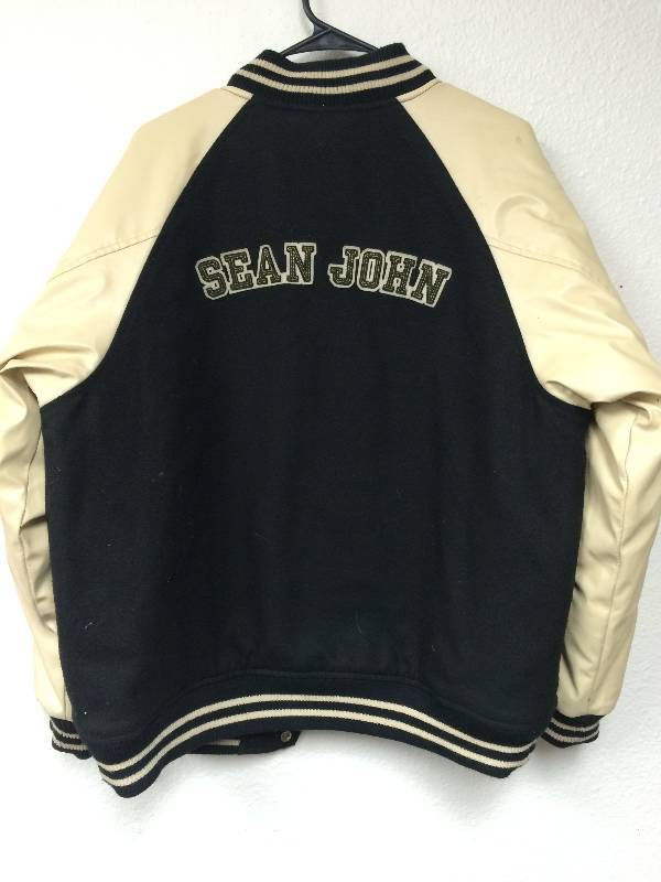 lot 28 image: Sean John Jacket