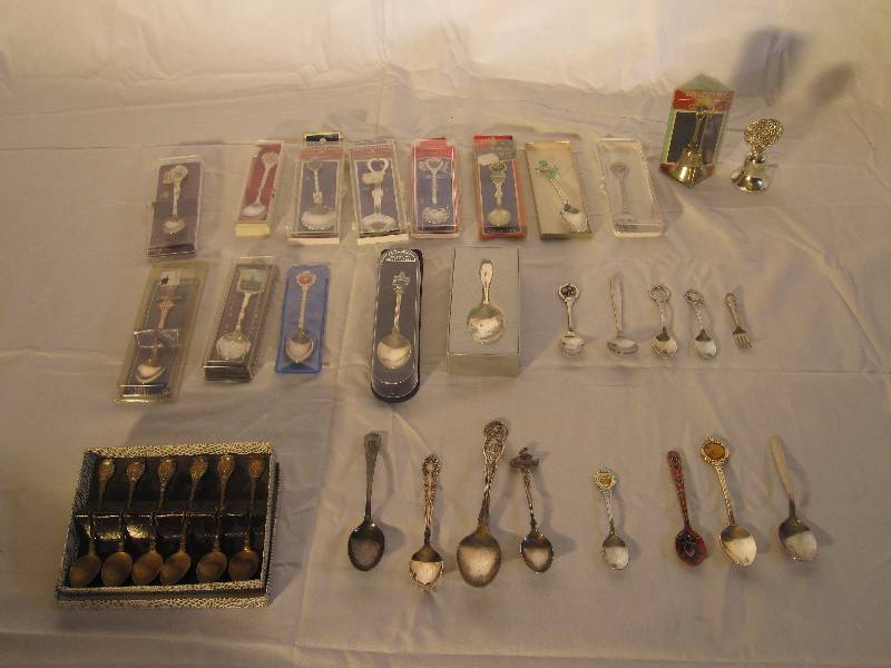 lot 10 image: Large collection of silver collectible spoons