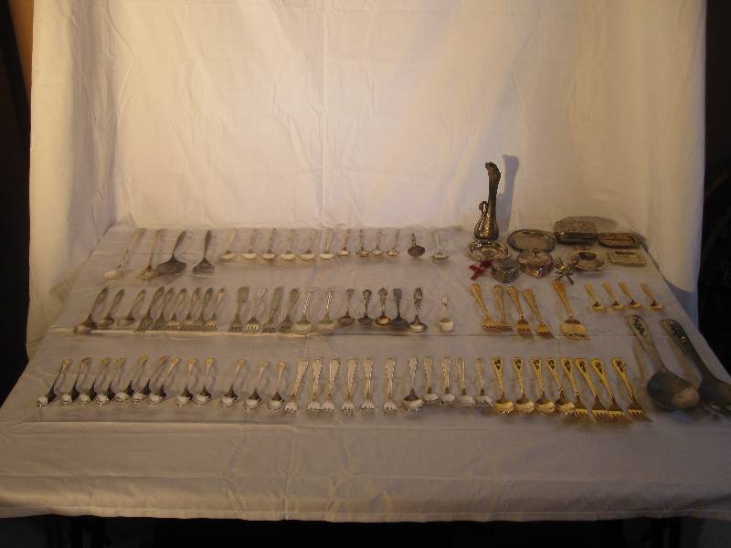 lot 12 image: Huge vintage silverware lot