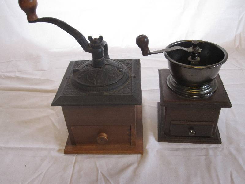 lot 13 image: Lot of two vintage coffee grinders