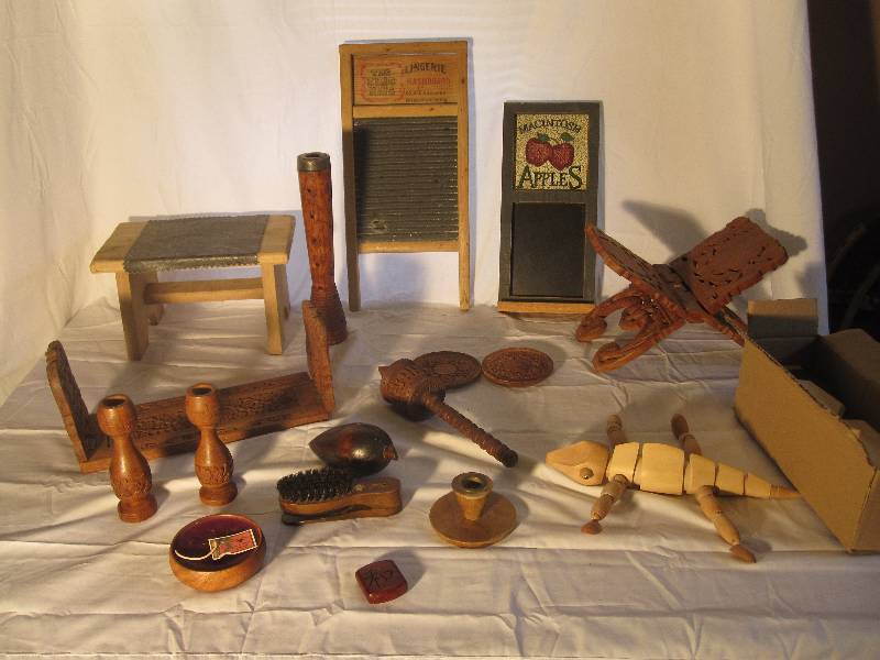 lot 26 image: Large vintage and decorative wood lot