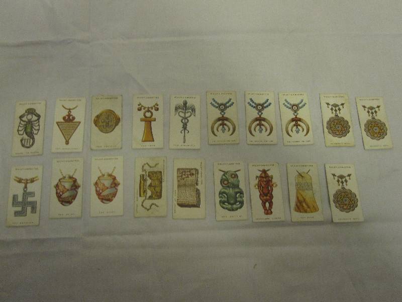 lot 30 image: Lot of 19 vintage 1923 Wills tobacco cards Lucky Charms