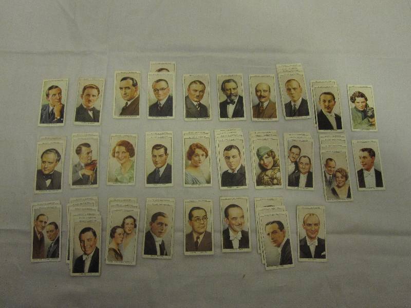 lot 31 image: 59 vintage 1934 Wills cigarette cards Radio Personalities series A