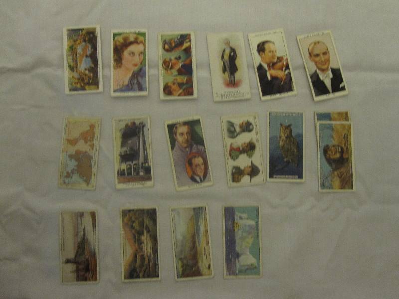 lot 44 image: Lot of 17 vintage Wills cigarette cards