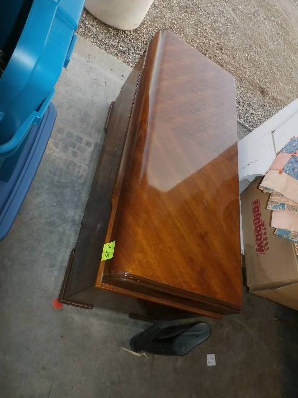 Lane cedar chest