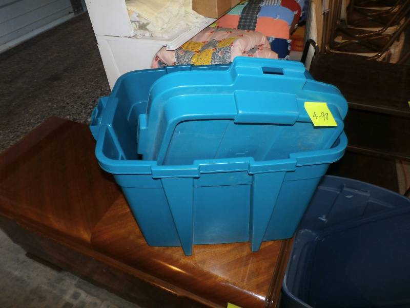 Empty tote