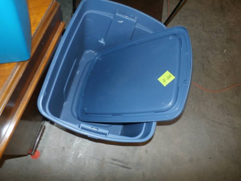 Empty tote