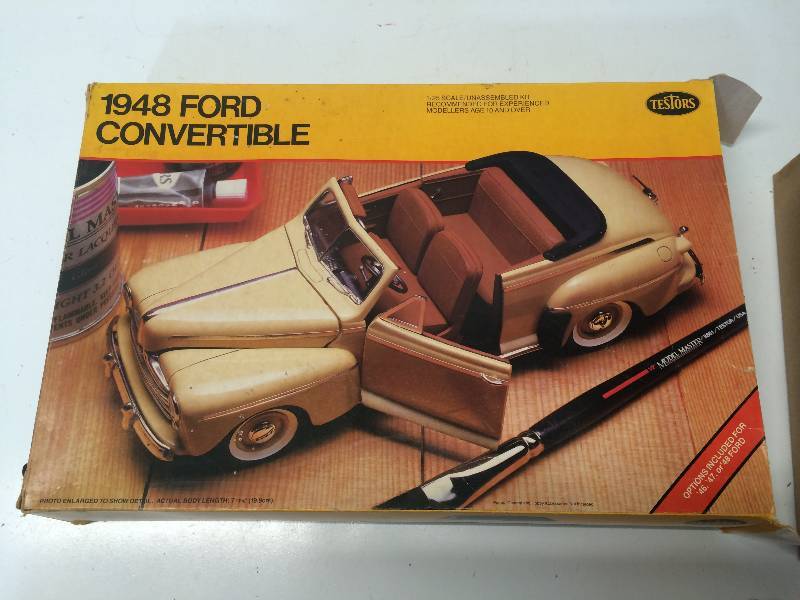 lot 3 image: 1948 Ford Convertible