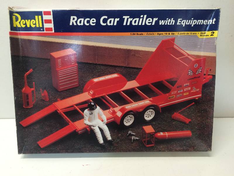 lot 6 image: Race Car Trailer with Equipment