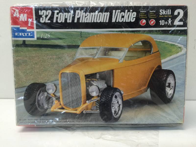 lot 14 image: 32 Ford Phantom Vickie