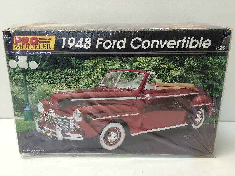 lot 23 image: 1948 Ford Convertible
