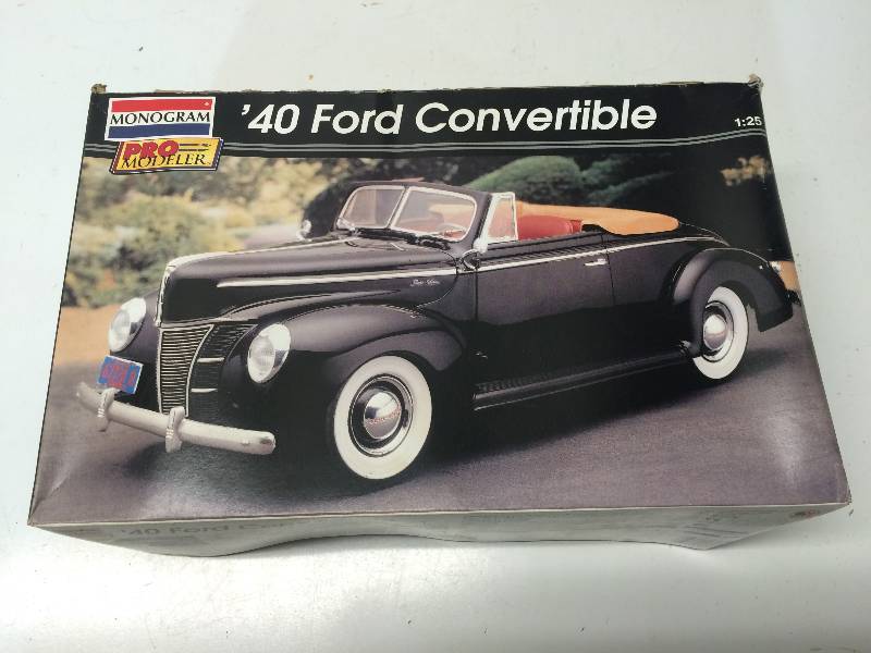 lot 24 image: 40 Ford Convertible