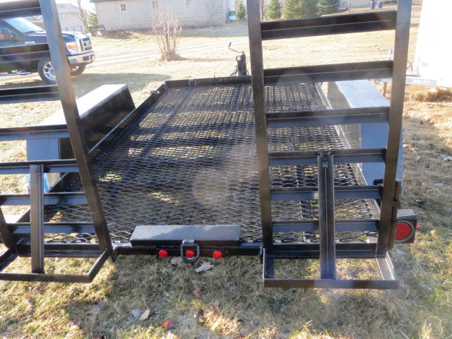 Heavy equipment trailer