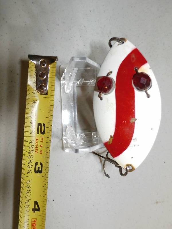 lot 13 image: red eyed spoon