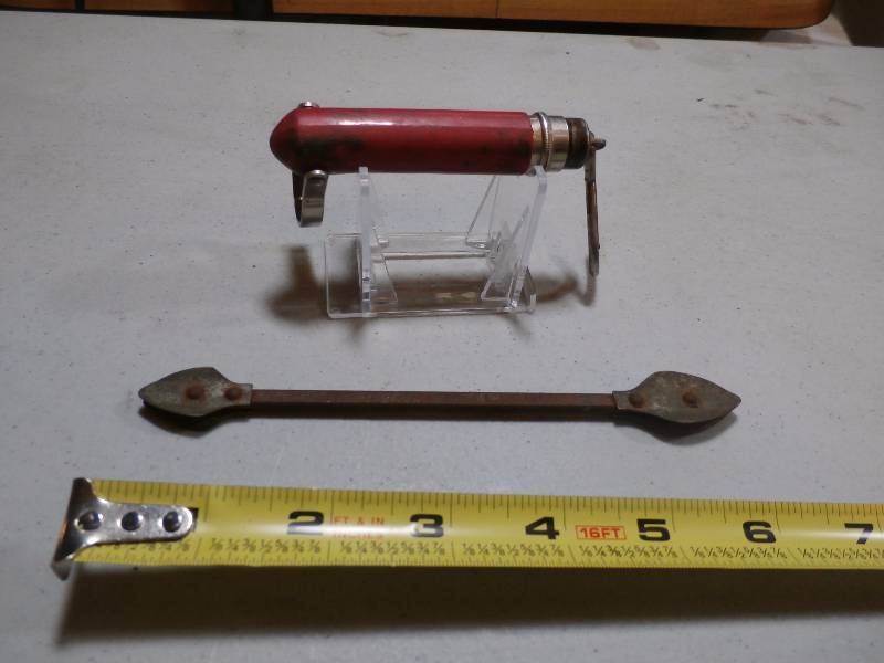 lot 24 image: pflueger hook removerScale
