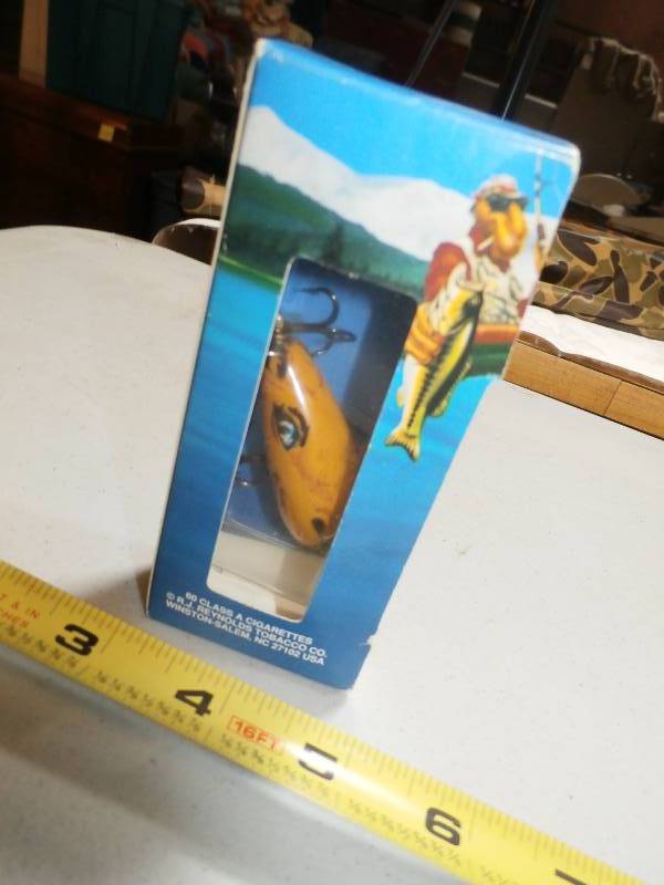 lot 26 image: Joe Camel lure Nib.