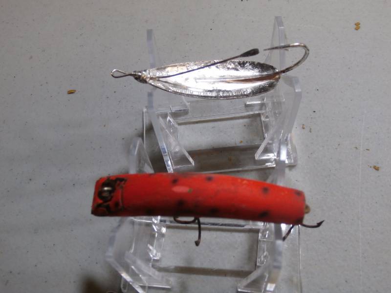 lot 81 image: Lazy Ike johnson spoon
