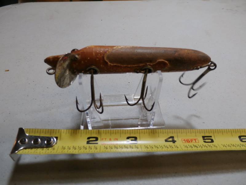 lot 102 image: Heddon vamp