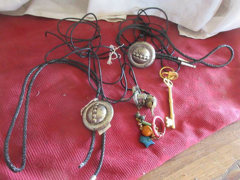 INDIAN AND WESTERN TIE