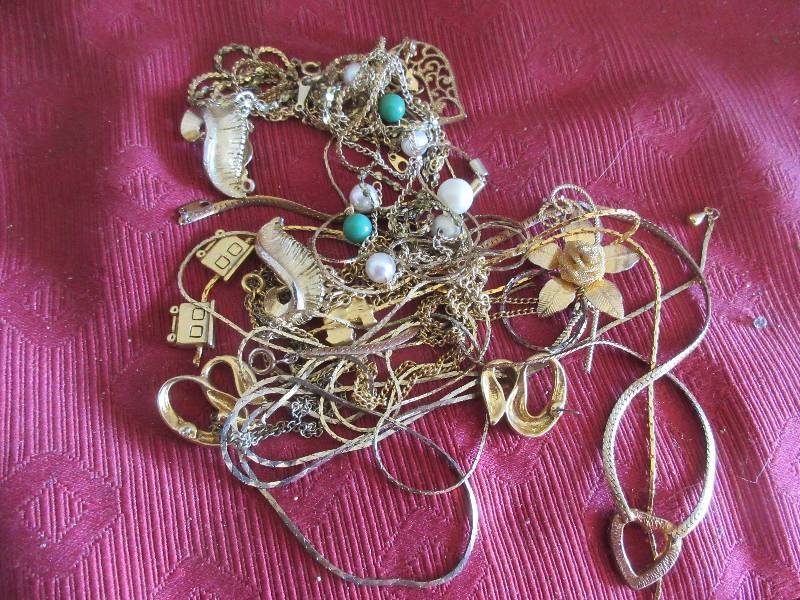 VINTAGE JEWLERY