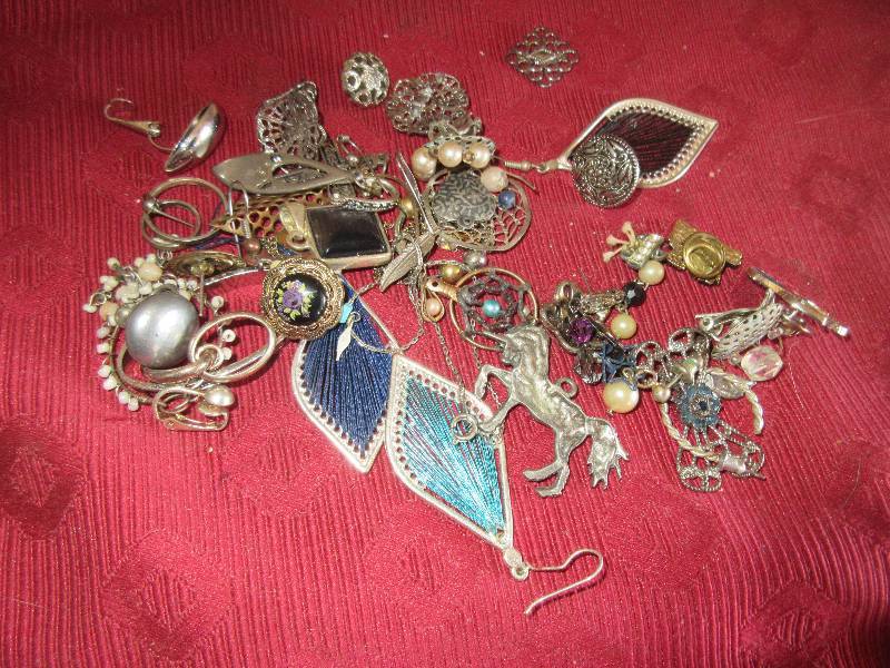 VINTAGE JEWLERY