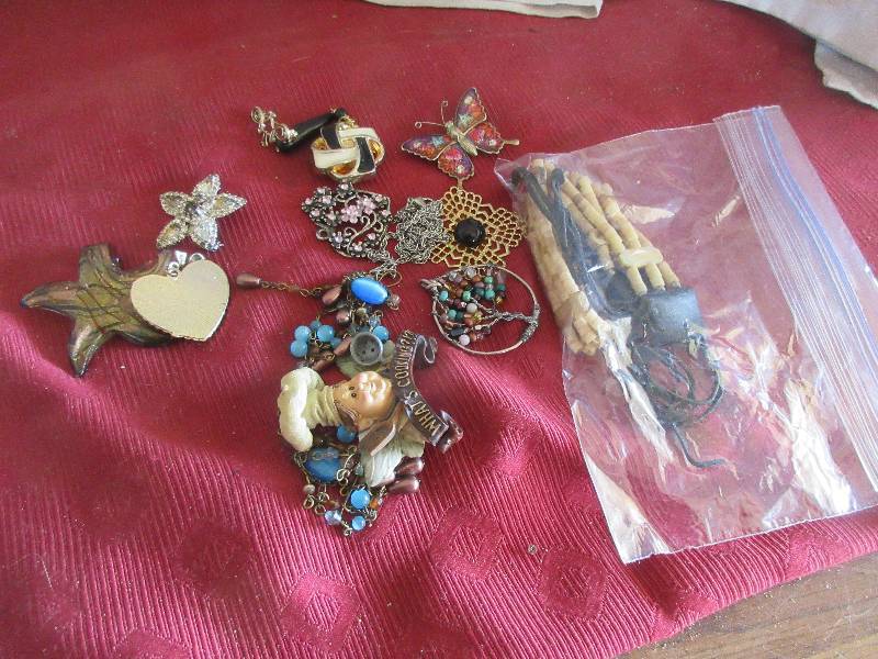 VINTAGE JEWLERY