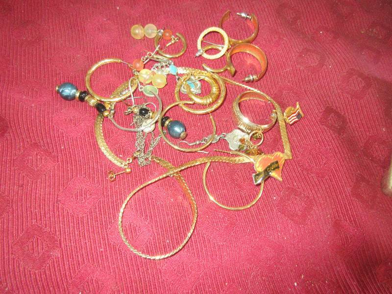 VINTAGE JEWLERY