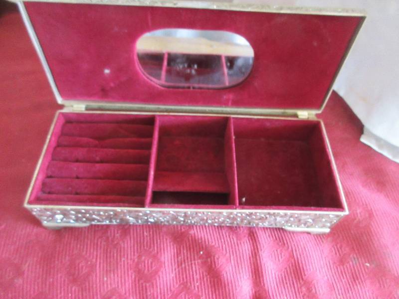 VINTAGE SILVER JEWLERY BOX