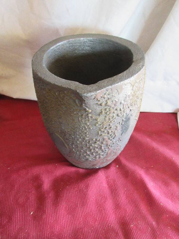VINTAGE SMELTING POT